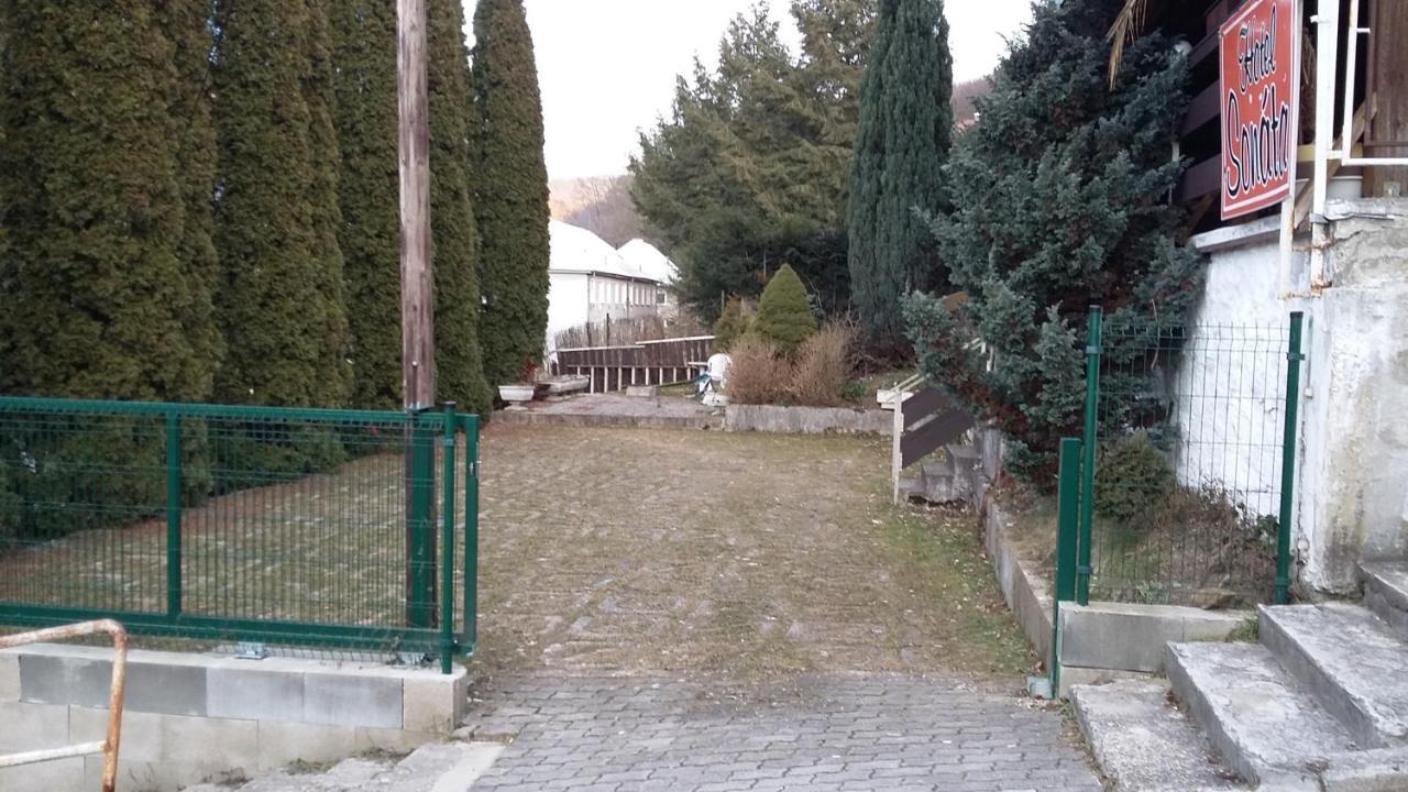 Garni Hotel Sonata Trenčianske Teplice Extérieur photo